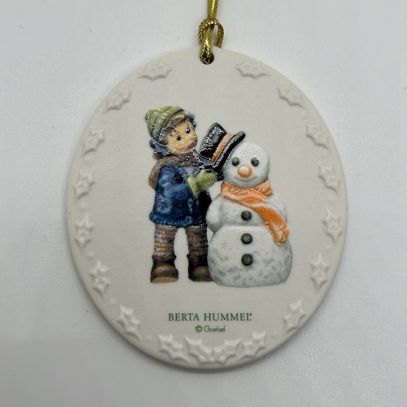 Berta Hummel Flat Porcelain Christmas Ornament - Picture 2 of 4